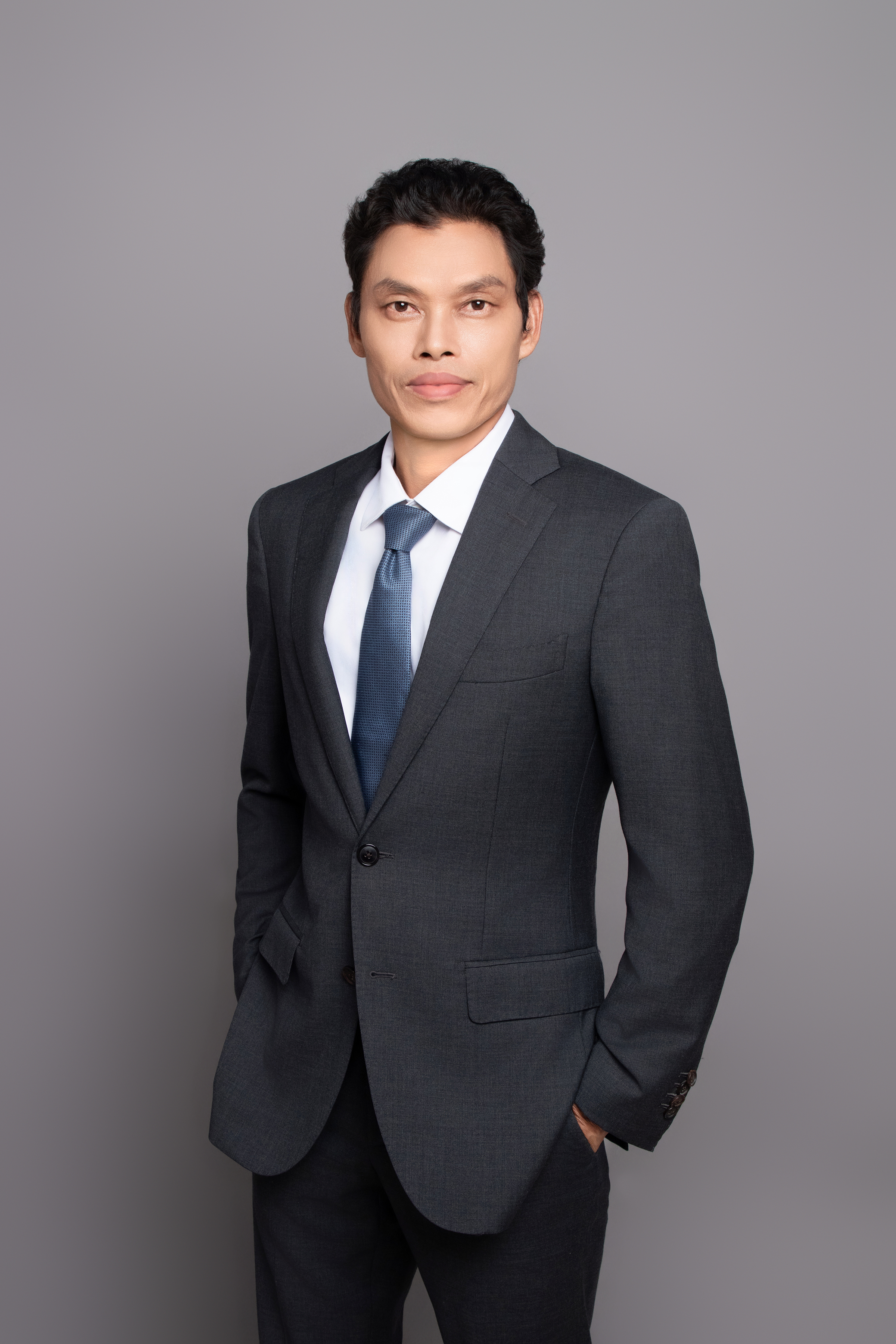 Bilu Huang - Lead Researcher